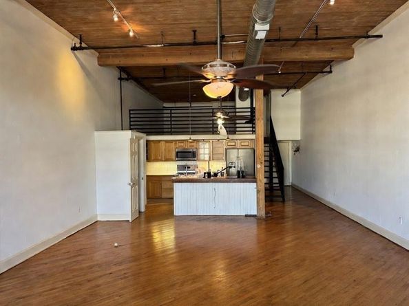 3026  Commerce Street  205, Dallas Texas 75226
