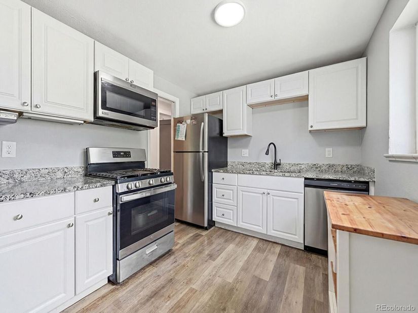 556 Elmira Street, Aurora CO 80010