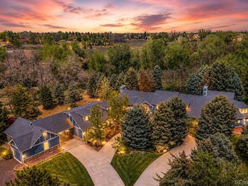 2627 E Willamette Lane