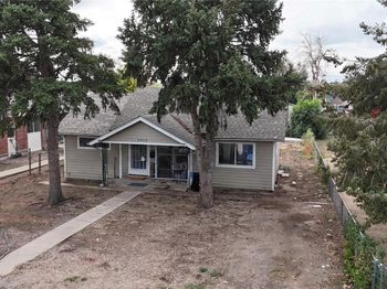 2912 W Short Place