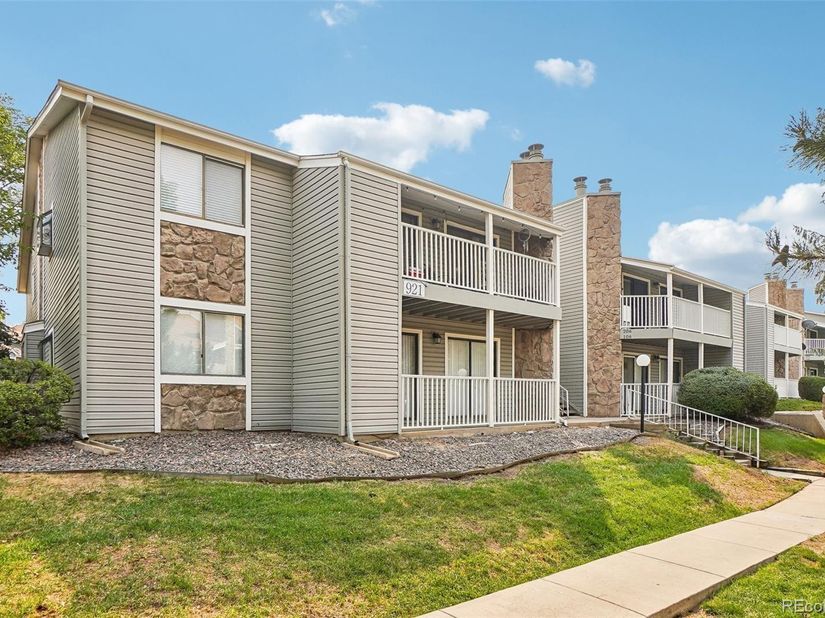921 S Walden Street 206, Aurora CO 80017