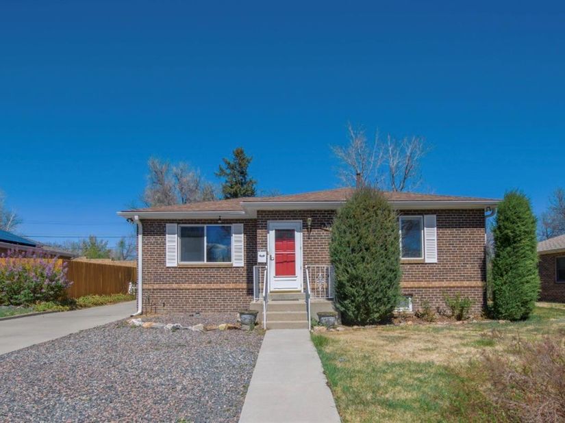 8165 W 17th Avenue, Lakewood CO 80214