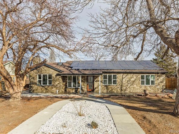 938 Salem Street, Aurora CO 80011