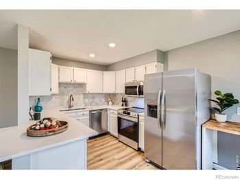 2130 S Vaughn Way