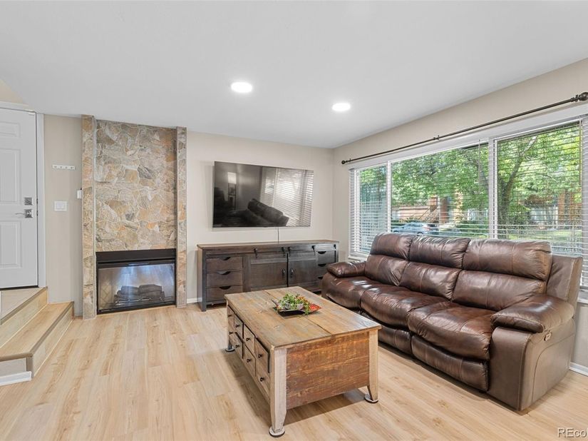 1206 S Dillon Way, Aurora CO 80012