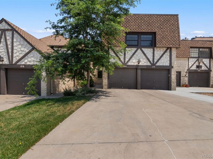 4250 S Olive Street 109, Denver CO 80237