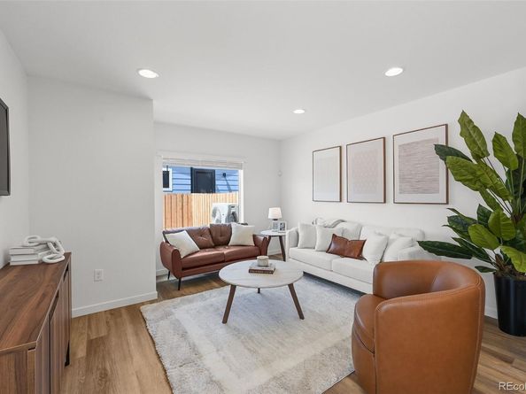 1281 N Akron Street, Aurora CO 80010