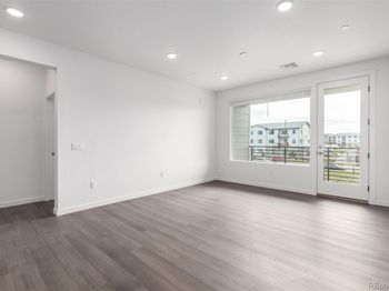 6153 N Ceylon Street