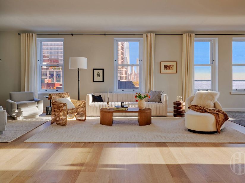 150 Barrow Street PENTHOUSE1, New York NY 10014-1015