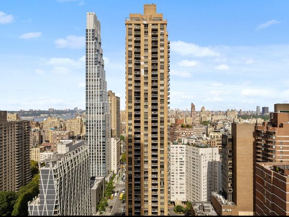 160 West 66th Street 32D, New York NY 10023