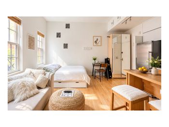 725 Greenwich Street