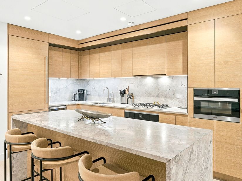 215 West 28th Street 6A, New York NY 10001
