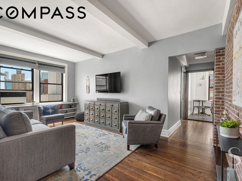 457 West 57th Street 1102, New York NY 10019