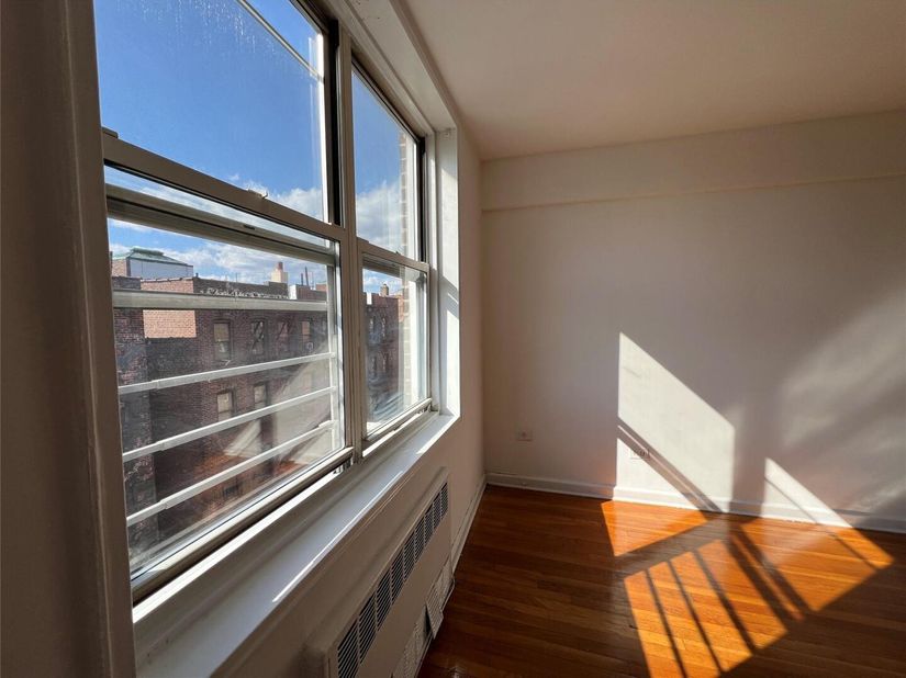 1475 Thieriot Avenue 5J, Bronx NY 10460