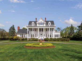 35 S Penataquit Avenue