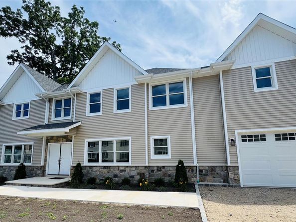 9 First Street, Glenwood Landing NY 11547