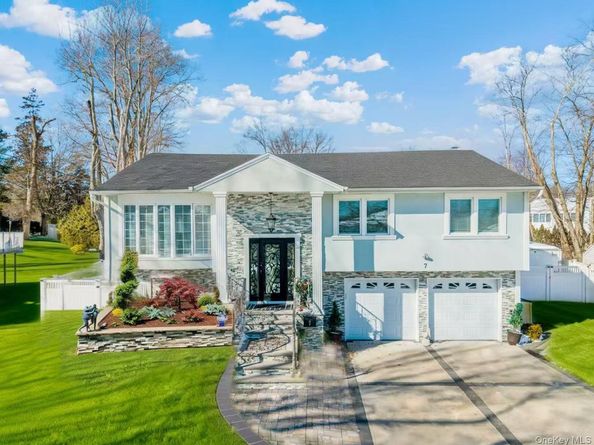 7 Dunhill Road, Manhasset Hills NY 11040