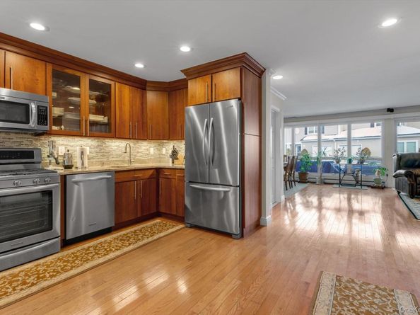 100 Baker Court 113, Island Park NY 11558