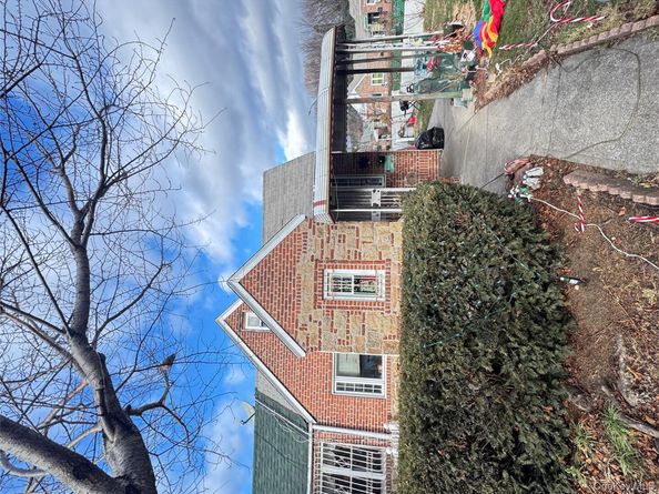 7291 Calamus Avenue, Woodside NY 11377