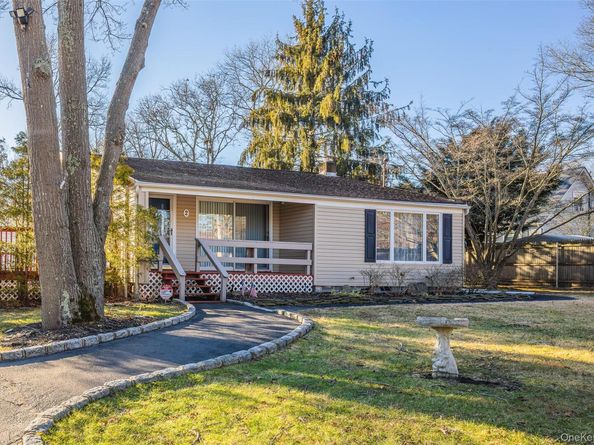 2 Fenwick Street, Mastic NY 11950