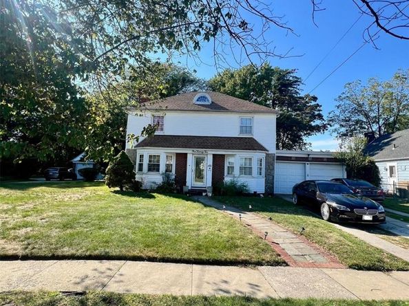 122 Rockaway Parkway, Valley Stream NY 11580