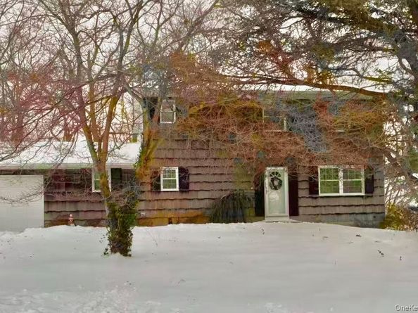 16 Ave J, Ronkonkoma NY 11779