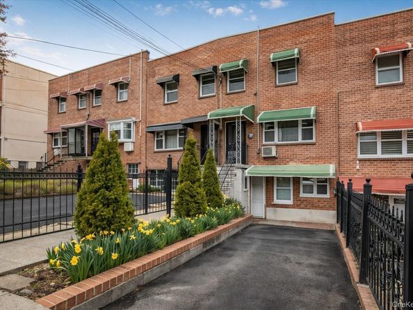 1019 E 228th Street, Bronx NY 10466