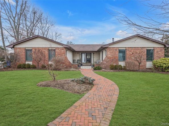 26 Julia Lane, East Northport NY 11731