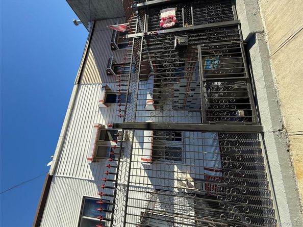 950 Rev James Polite Avenue, Bronx NY 10459