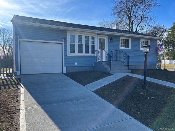 188 Forrest Place, Bay Shore NY 11706