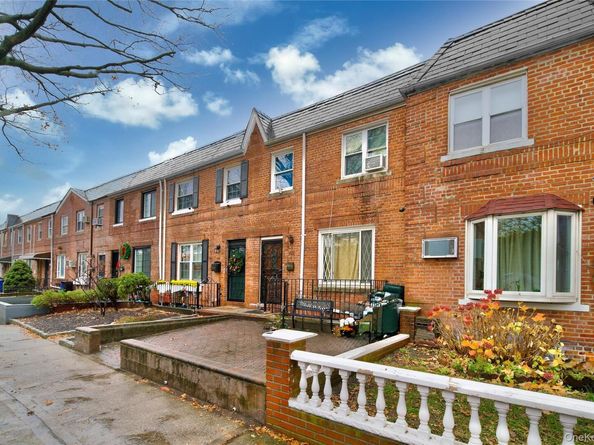 19-22 81 Street, East Elmhurst NY 11370