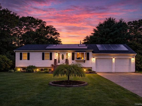 10 Joanna Place, Port Jefferson Station NY 11776