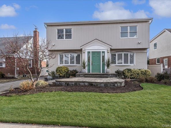 175 Primrose Drive, North New Hyde Park NY 11040