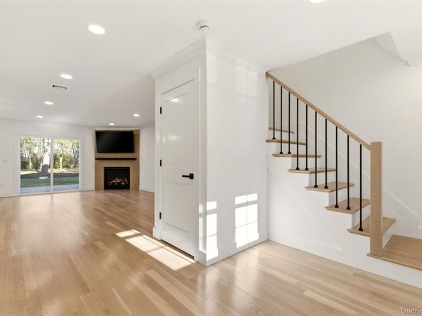 11 Plantation Drive, Hauppauge NY 11788