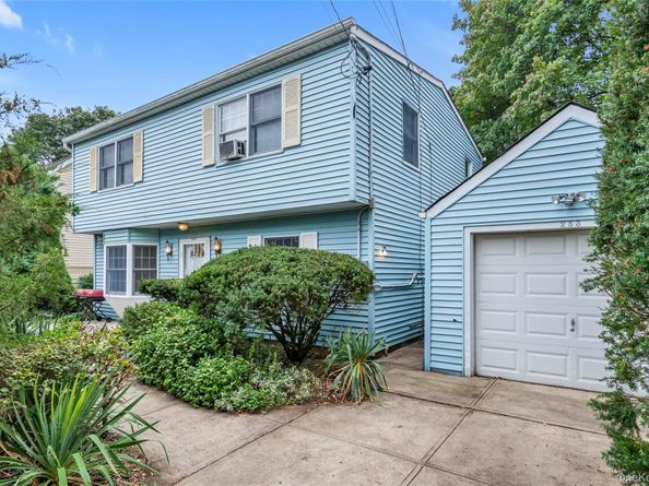 253 Raff Avenue, Carle Place NY 11514