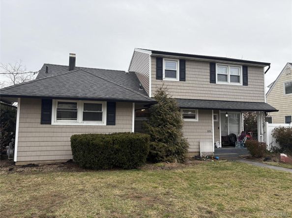 3251 Neptune Avenue, Oceanside NY 11572