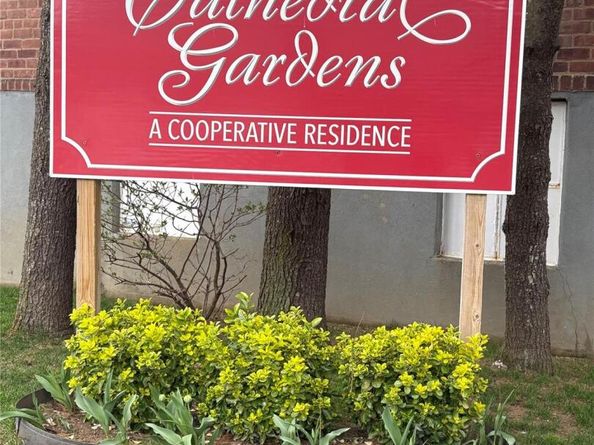 24 Mulford Place 6A, Hempstead NY 11550