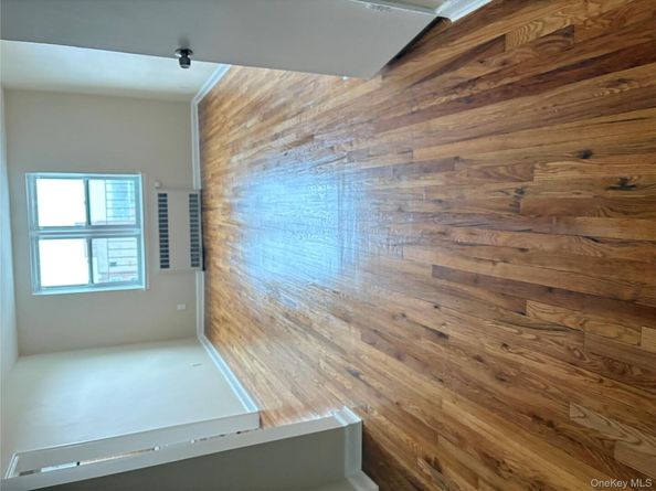 24 Mulford Place 6A, Hempstead NY 11550