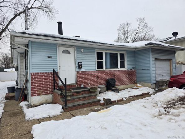 226 Swalm Street, Westbury NY 11590