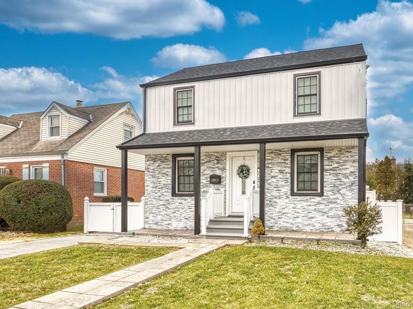 383 White Road, Mineola NY 11501