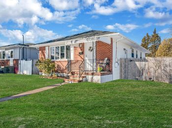 221 Amsterdam Avenue