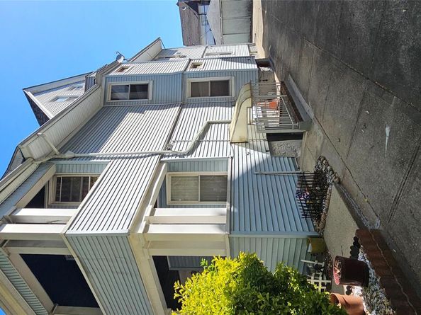 627 E 32nd Street, Brooklyn NY 11210