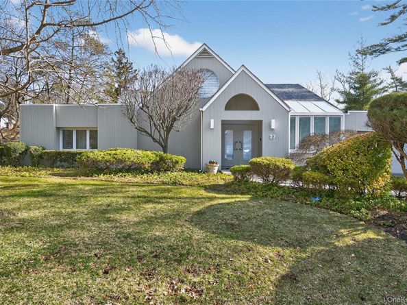 37 Shelter Lane, Roslyn Heights NY 11577