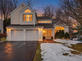 3158 Stoneleigh Court