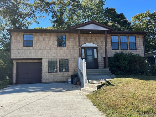 676 Bohemia Parkway, Sayville NY 11782