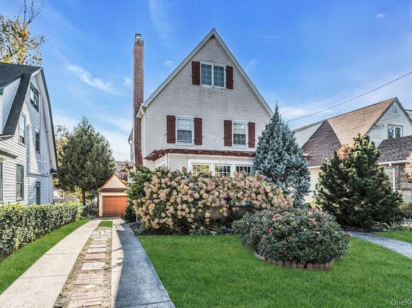 4172 Glenwood Street, Little Neck NY 11363