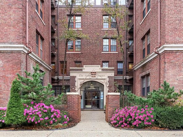 150 Burns Street 2D, Forest Hills NY 11375