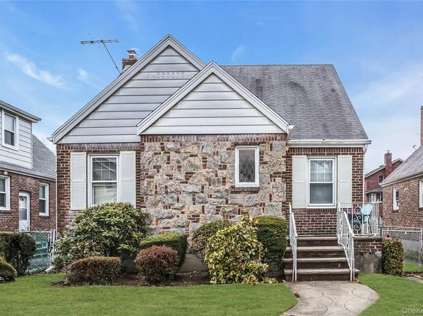 8227 246th Street, Bellerose NY 11426