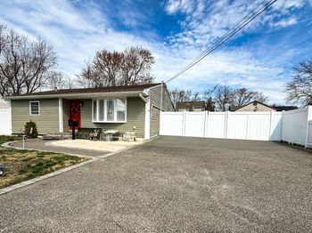 13 E Walnut Street