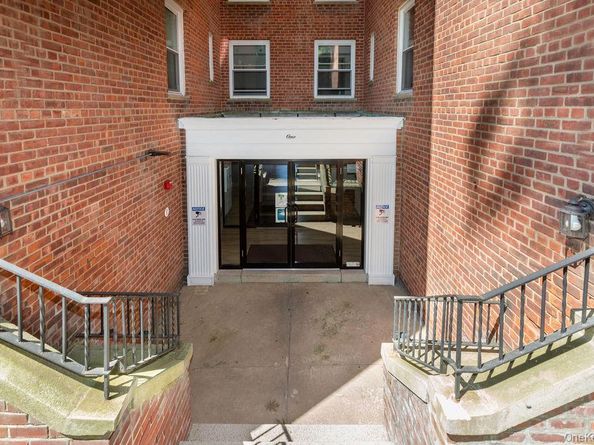 1 Hawley Terrace 1F, Yonkers NY 10701
